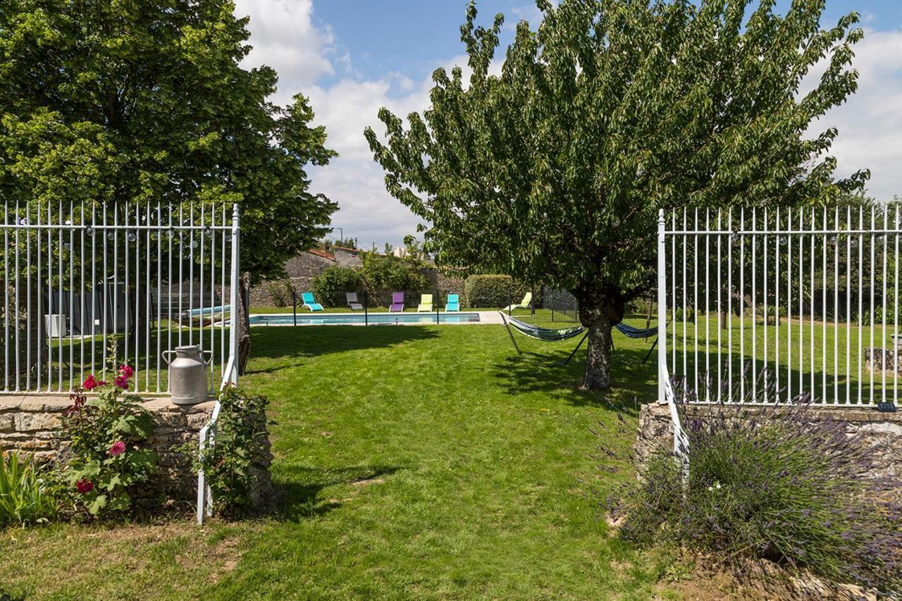 L'Enclos Bleu, Gite - Marais Poitevin Avec Piscine Chauffee Chaille-Les-Marais المظهر الخارجي الصورة
