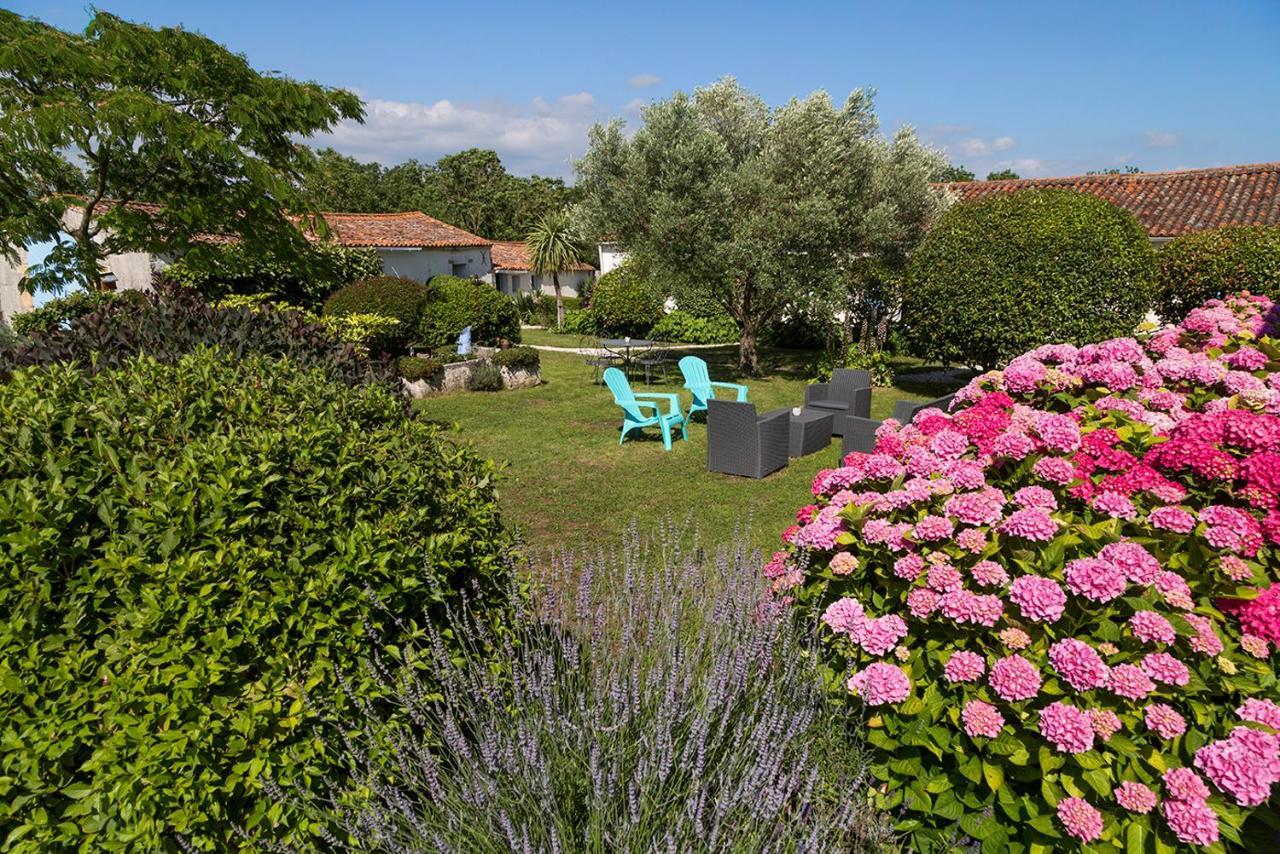 L'Enclos Bleu, Gite - Marais Poitevin Avec Piscine Chauffee Chaille-Les-Marais المظهر الخارجي الصورة